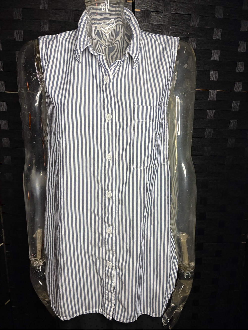 beachlunchlounge Sleeveless Button-Down Shirt - Blue & White Stripes